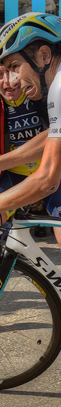 Il Poster che raffigura la foto di Fabio Aru nella salita di Cima Grappa al 97° Giro d'Italia